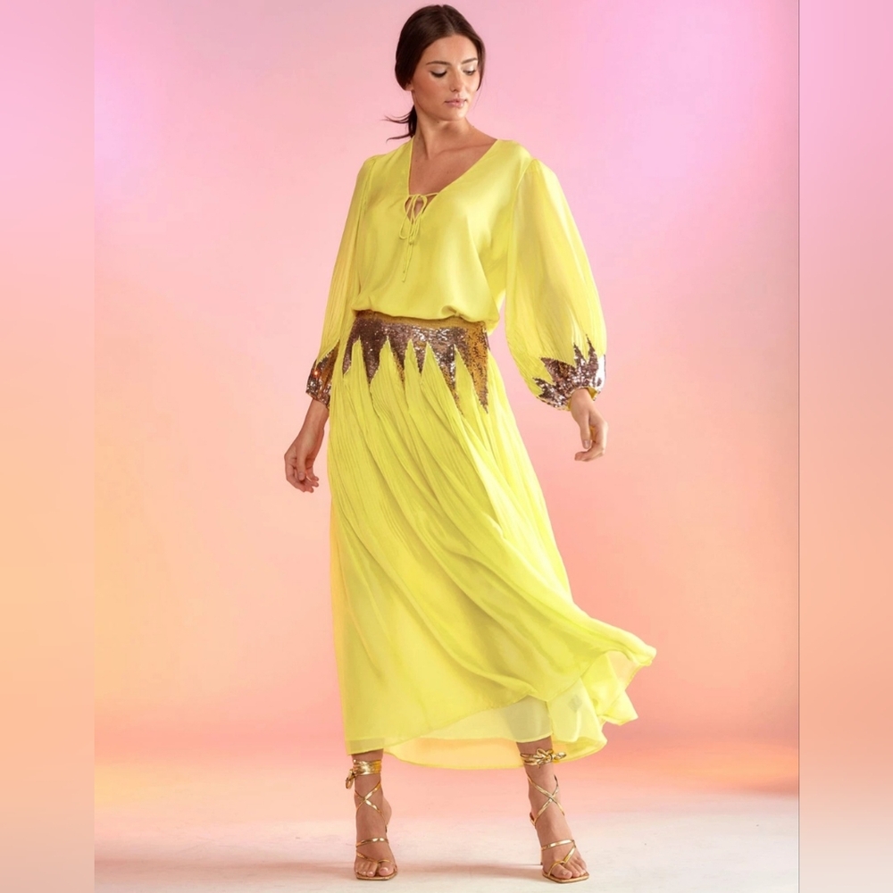 Cynthia Rowley's flowing Starburst Skirt is crafted of silk. NWT